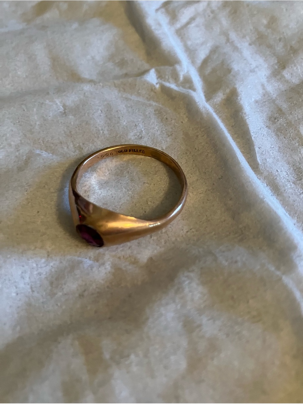 Gold-Filled red Stone mans Signet Ring, size 12